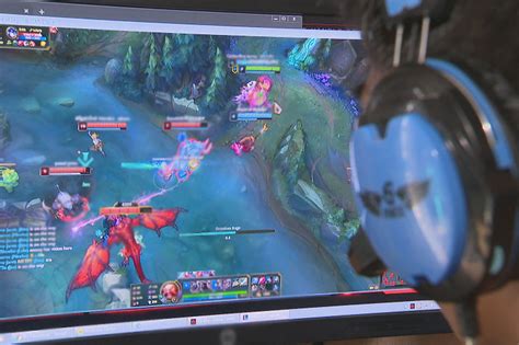 Ang Mundo ng Online Game : Realidad ng Adiksyon at .